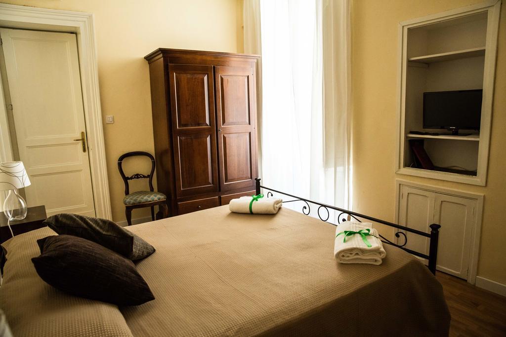 Casa Elide Bed & Breakfast Catania Bagian luar foto